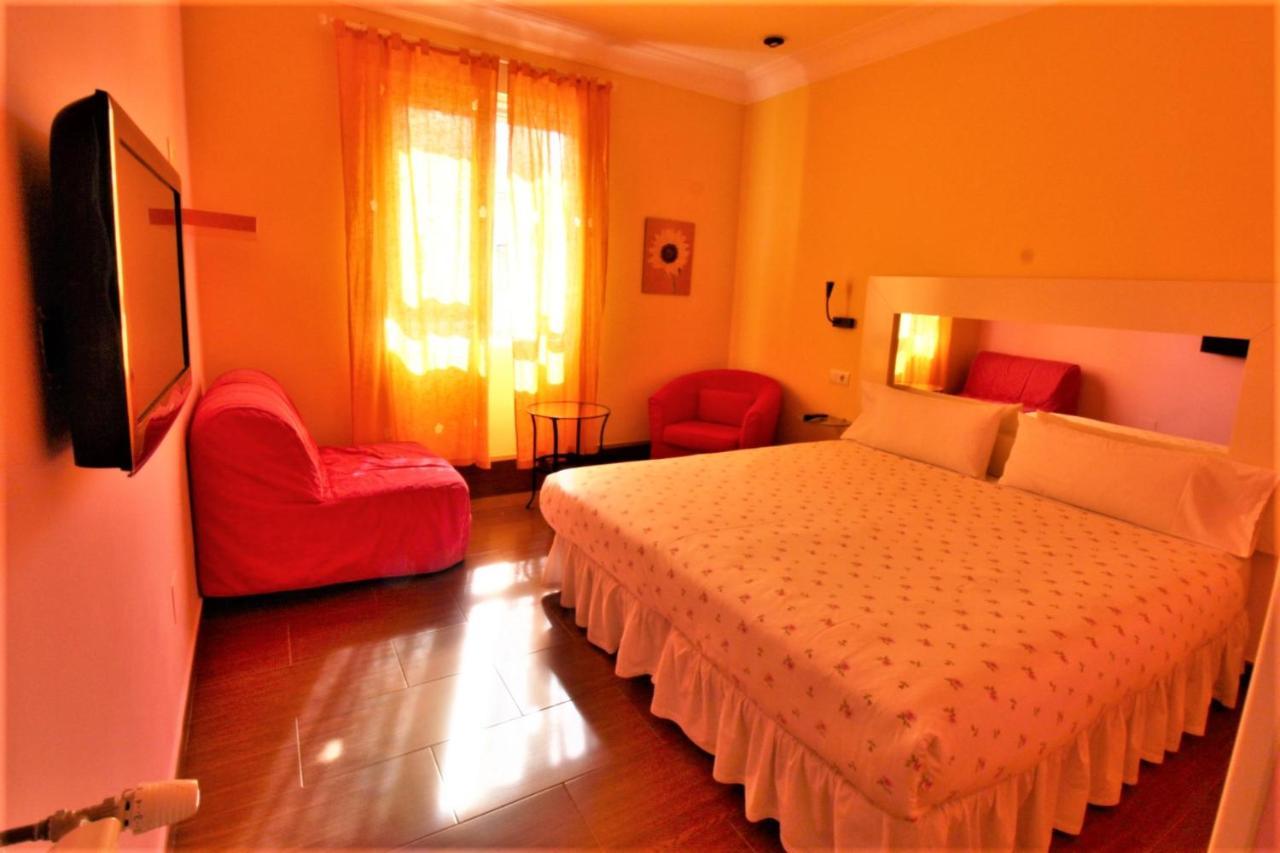 Hostal Arco Iris Madrid Dış mekan fotoğraf