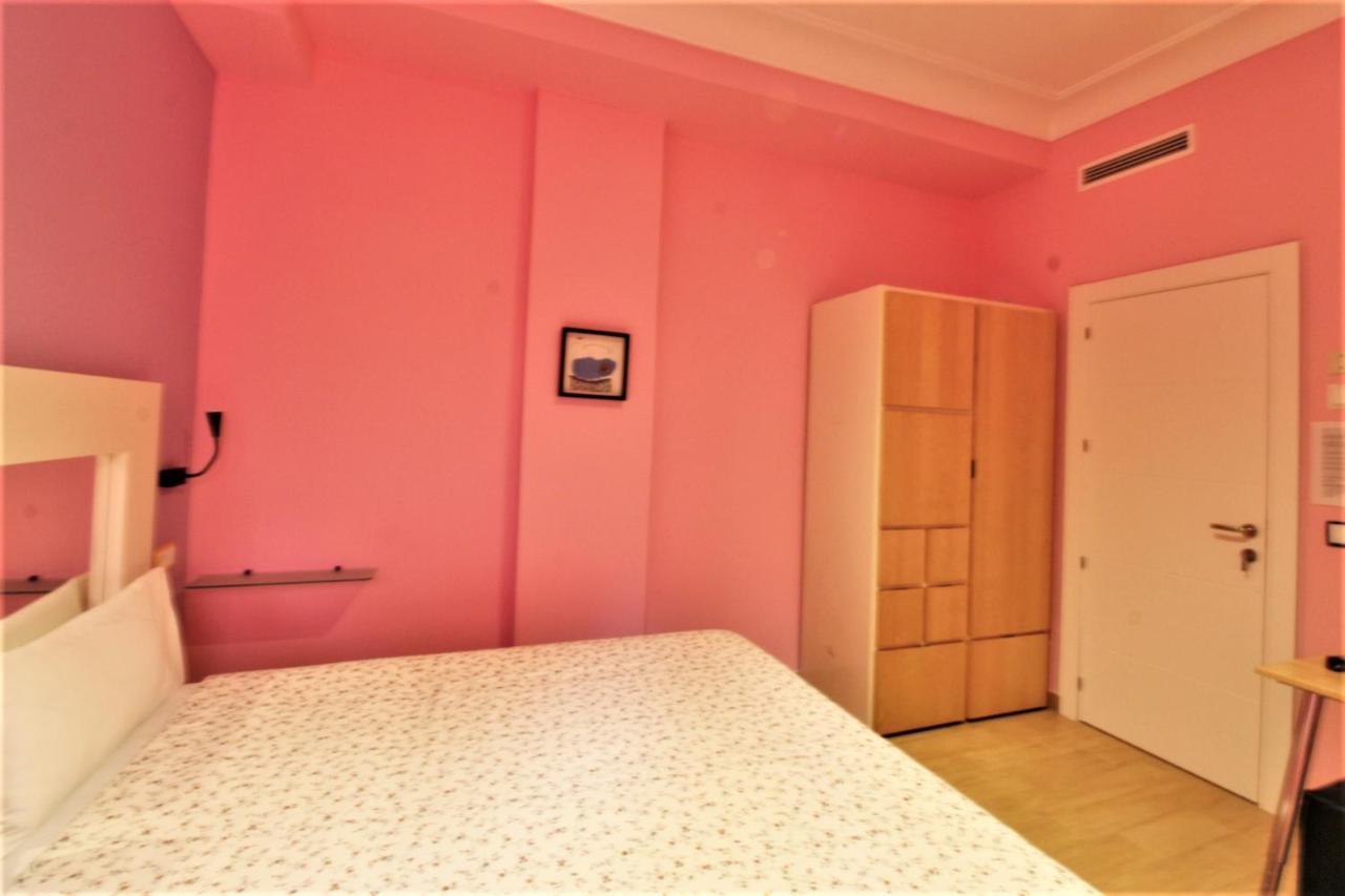 Hostal Arco Iris Madrid Dış mekan fotoğraf